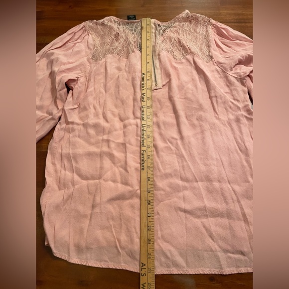nikimoto rayon Pink blouse with lace trim Rear Quarter Zip Sz XL - Picture 6 of 7